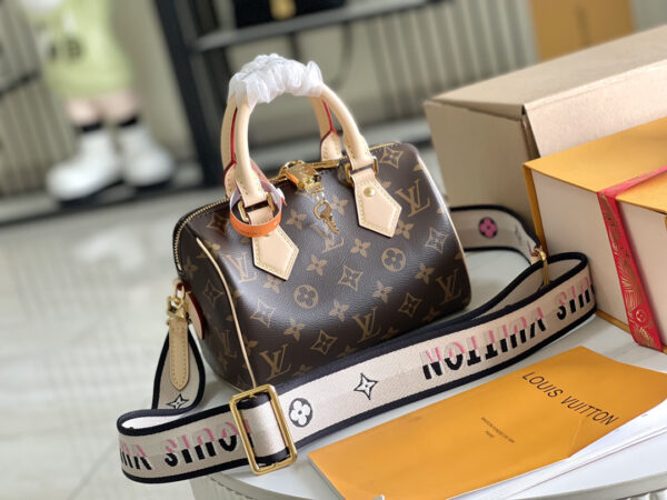 LOUIS VUITTON MONOGRAM SPEEDY 20 BAG - Image 2