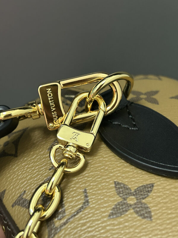 LOUIS VUITTON PETITE MALLE SOUPLE - Image 8
