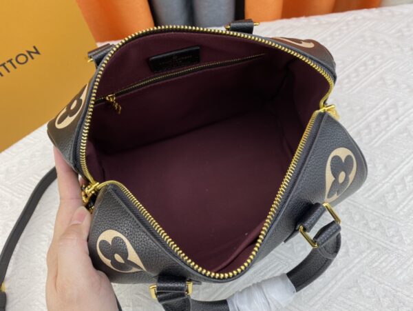 LOUIS VUITTON SPEEDY BANDOULIÈRE BICOLOUR MONOGRAM - Image 9